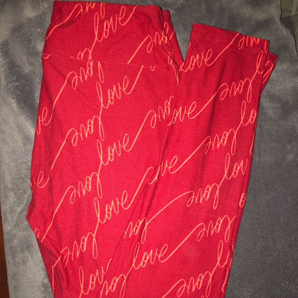 LuLaRoe Valentine’s Day Leggings LOVE ❤️ size OS